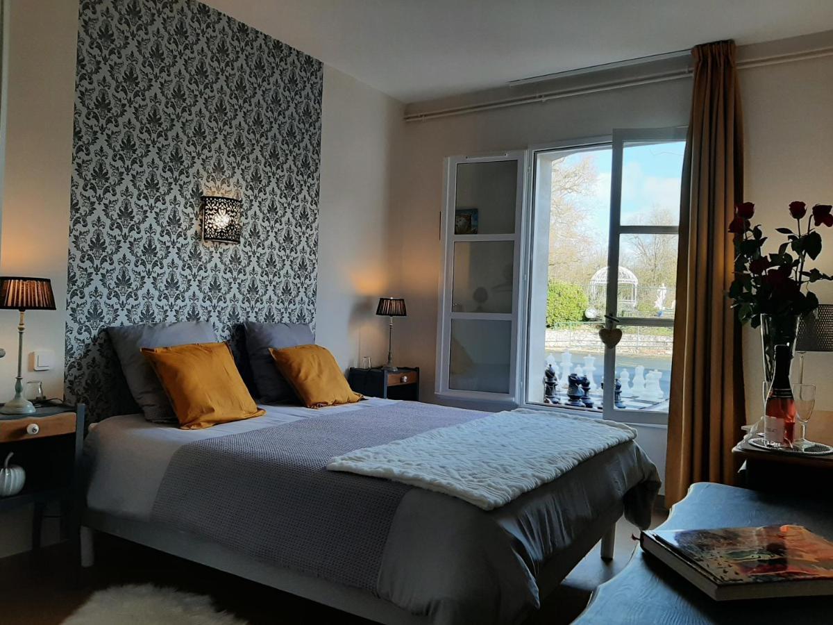 Chateau De Mornay Saint-Pierre-de-l'Isle エクステリア 写真