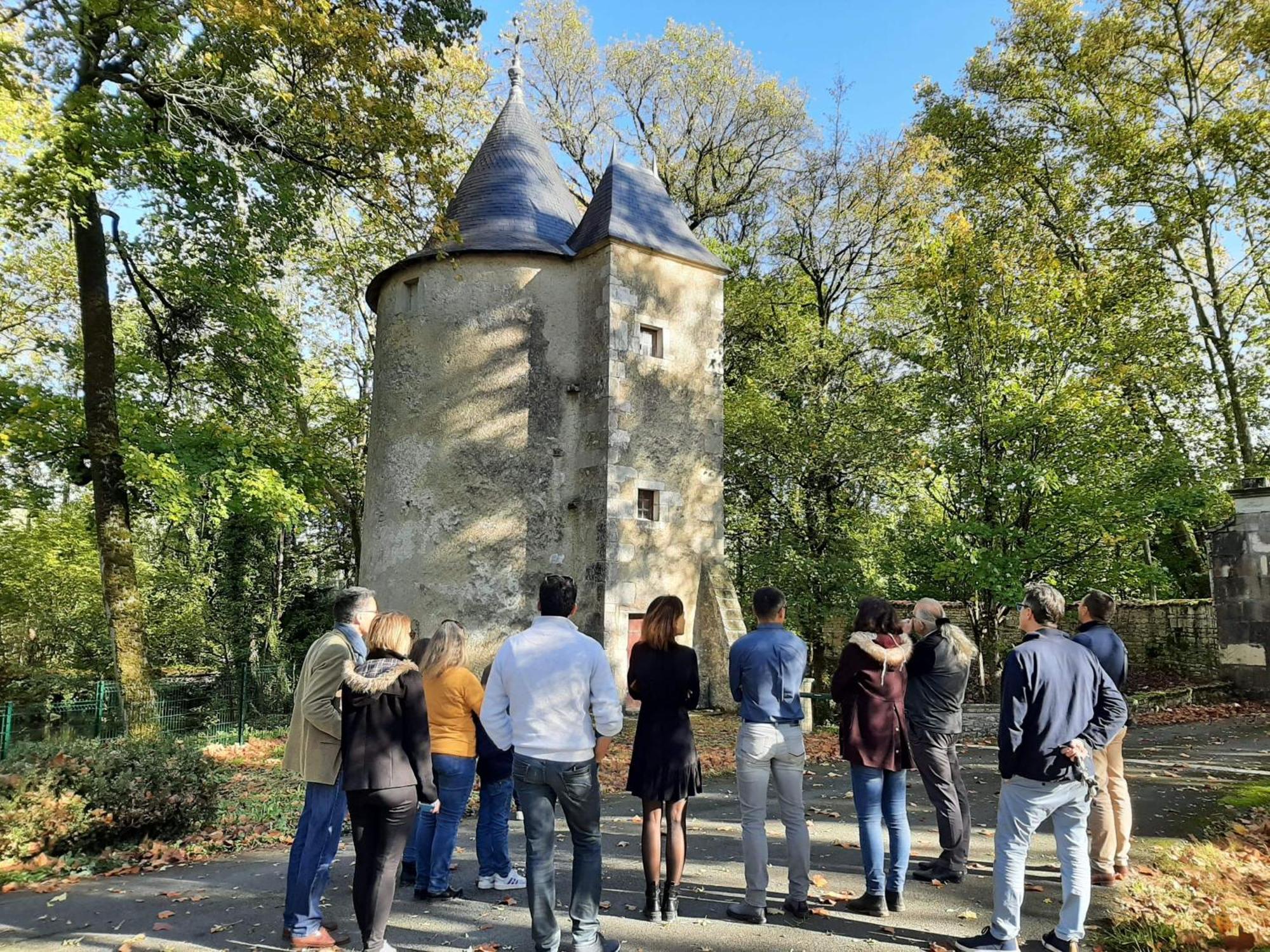 Chateau De Mornay Saint-Pierre-de-l'Isle エクステリア 写真