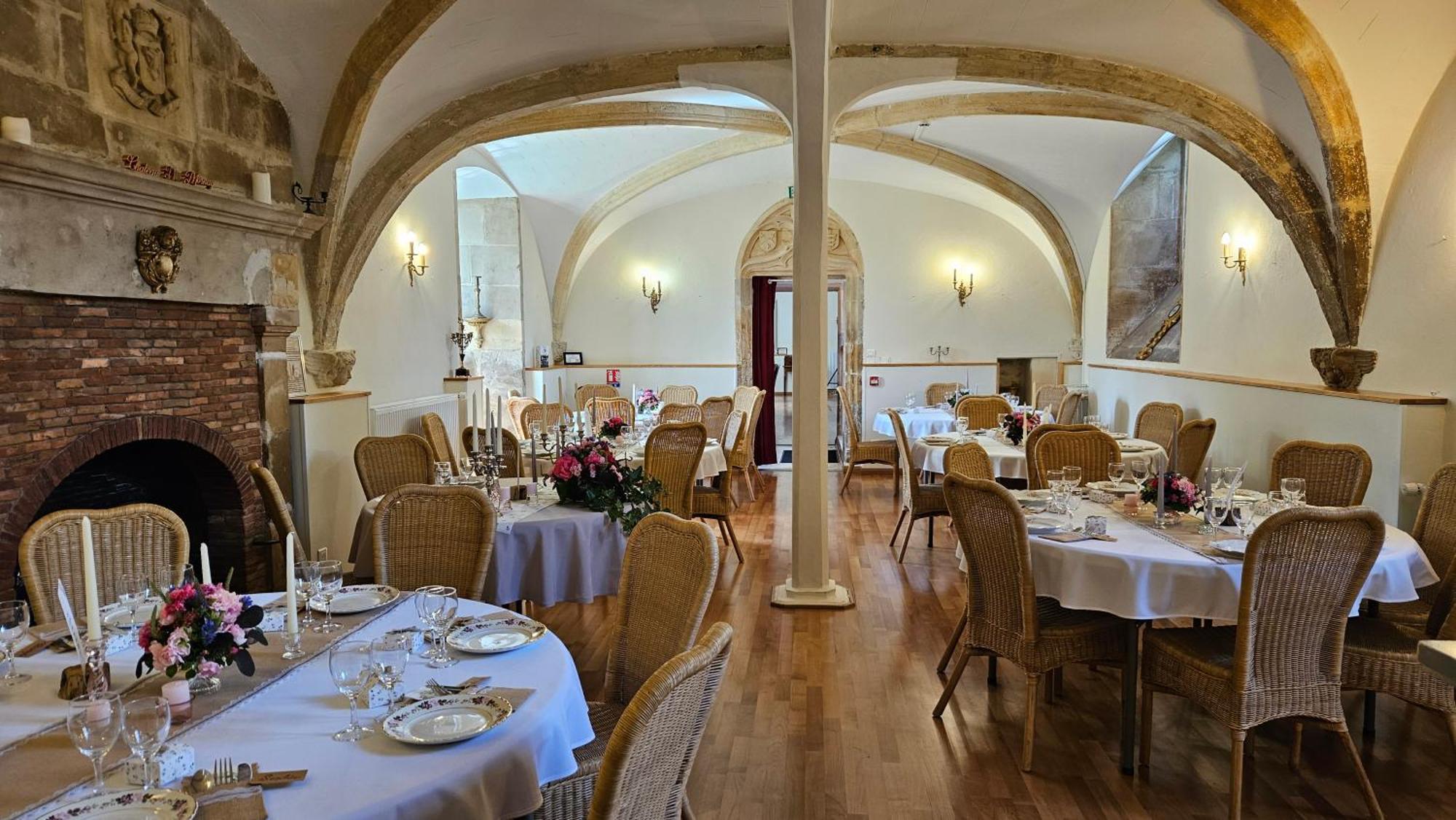 Chateau De Mornay Saint-Pierre-de-l'Isle エクステリア 写真